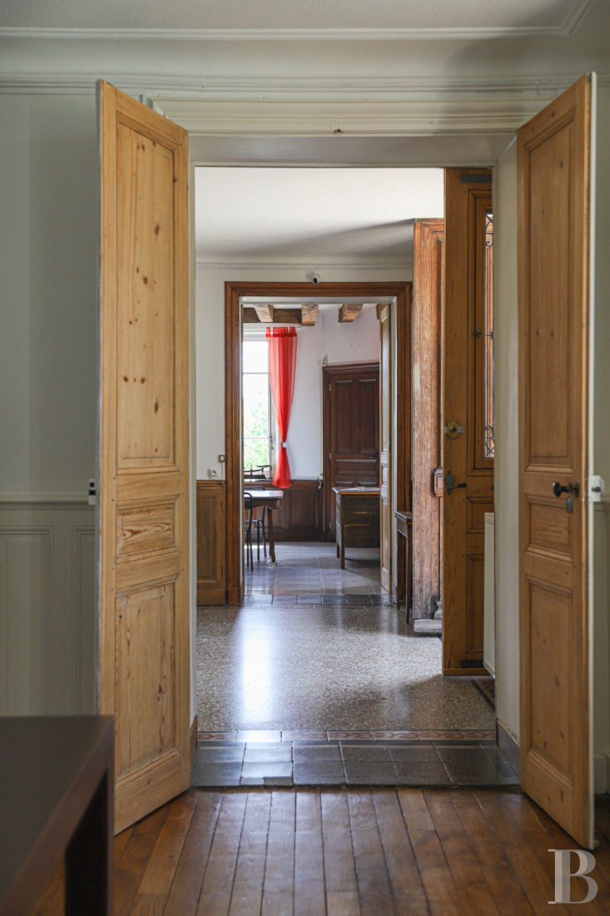 A 19th century chateau and surrounding park available for film projects in Saône-et-Loire, in the south of Morvan - photo  n°11